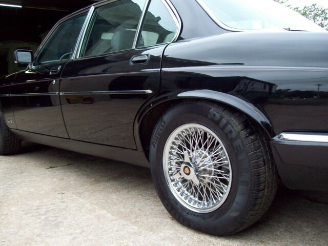 1985 Jaguar XJ - photo 7