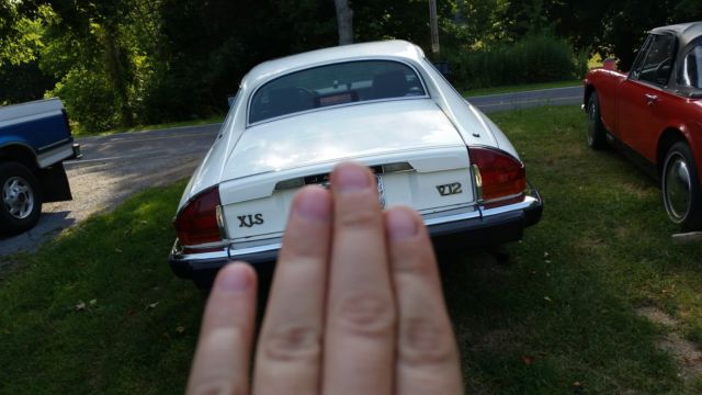 1985 Jaguar XJ12 - photo 4