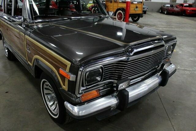 1985 Jeep Wagoneer -- - photo 9