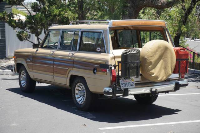 1985 Jeep Wagoneer - photo 2