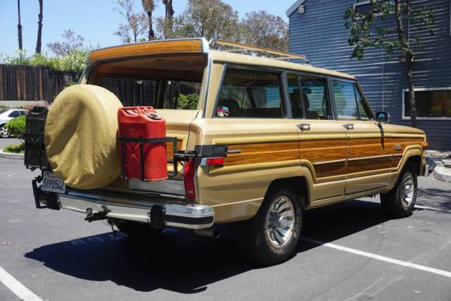 1985 Jeep Wagoneer - photo 3