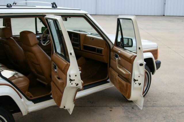 1985 Jeep Wagoneer Limited - photo 10