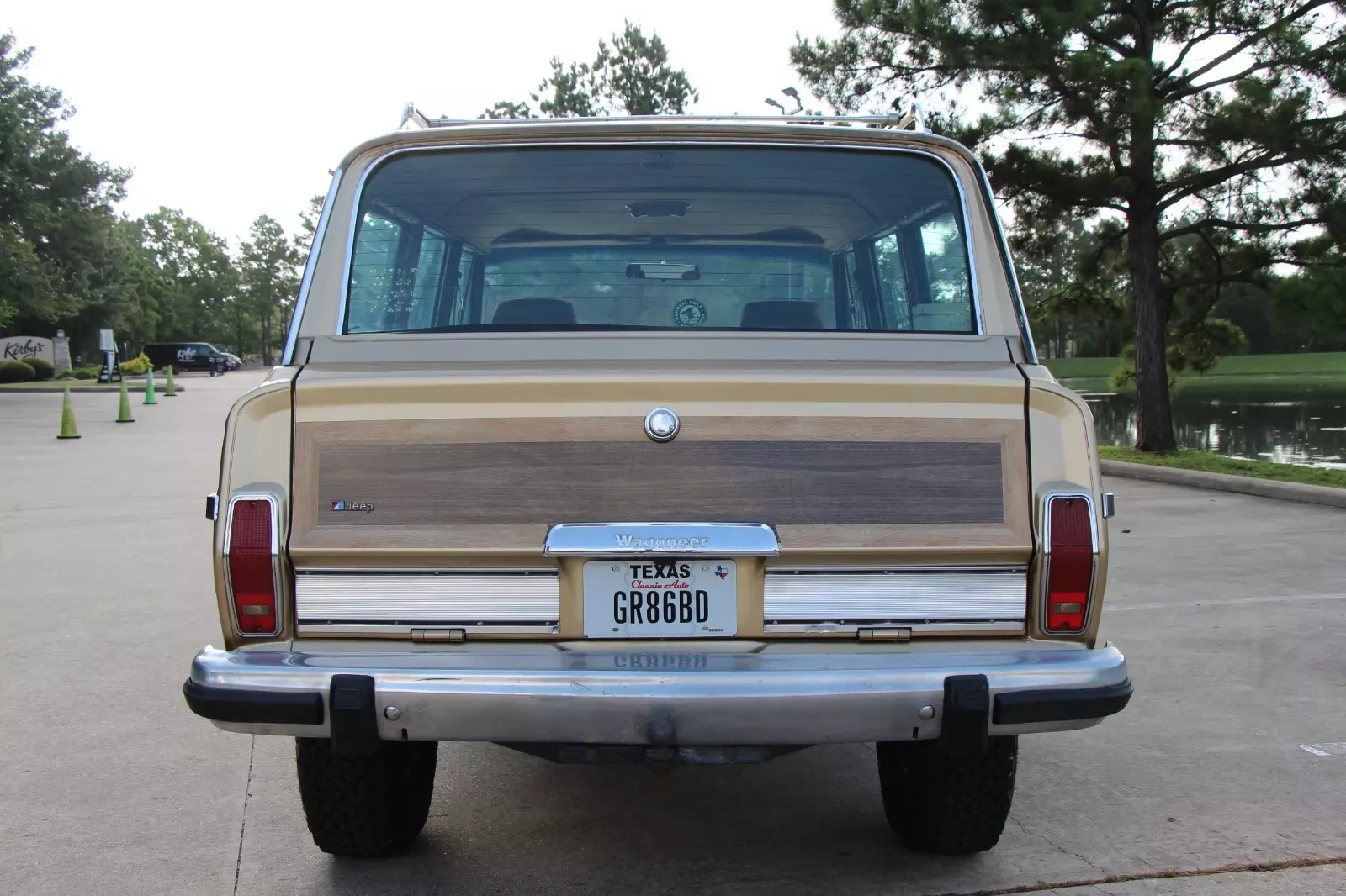 1985 Jeep Grand Wagoneer - photo 6