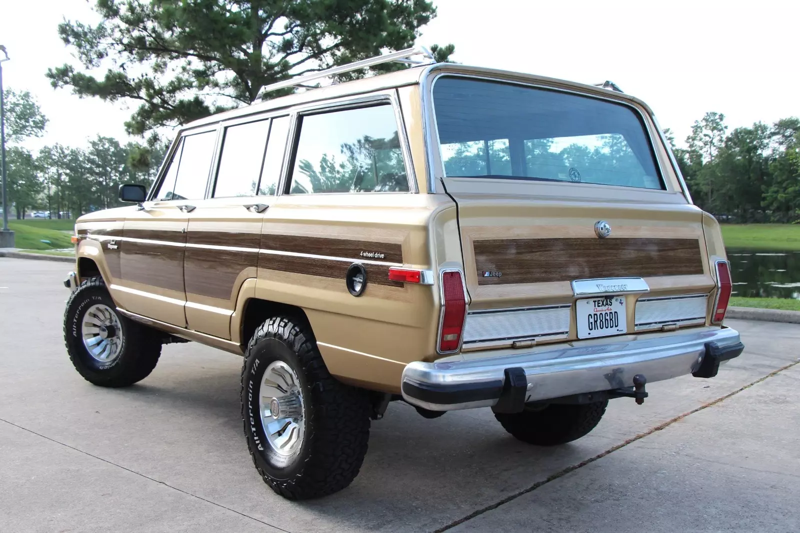 1985 Jeep Grand Wagoneer - photo 7