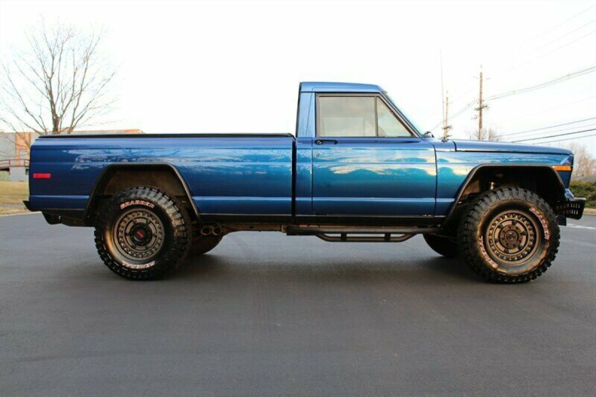 1985 Jeep J-10 Pickup 2dr - photo 10