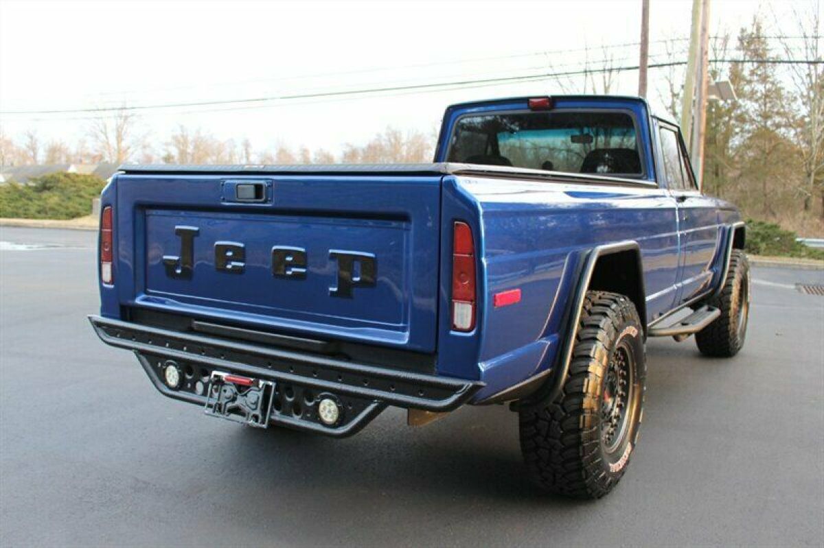 1985 Jeep J-10 Pickup 2dr - photo 8