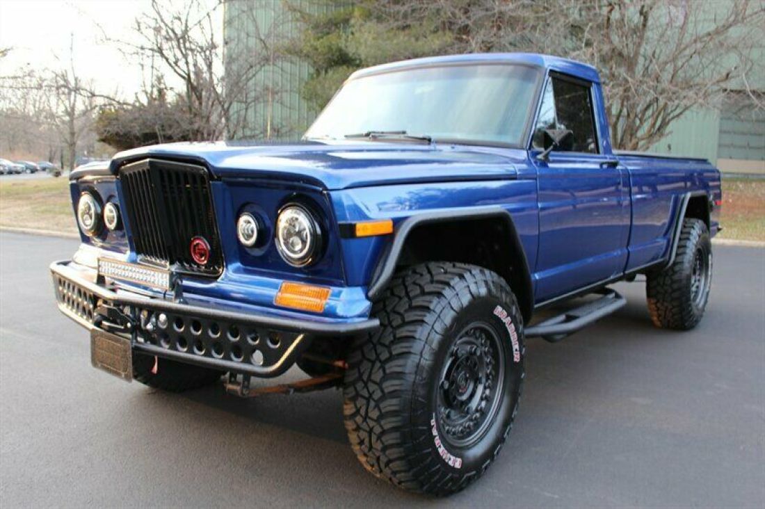 1985 Jeep J-10 Pickup 2dr - photo 3