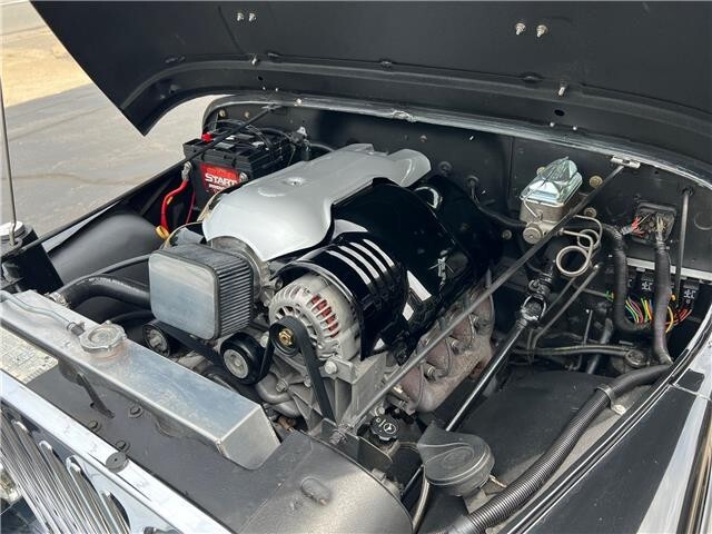 1985 Jeep Laredo CJ7 4X4 - photo 8
