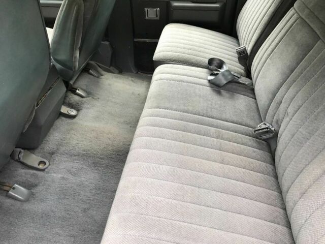 1985 Chevrolet Suburban Silverado - photo 8