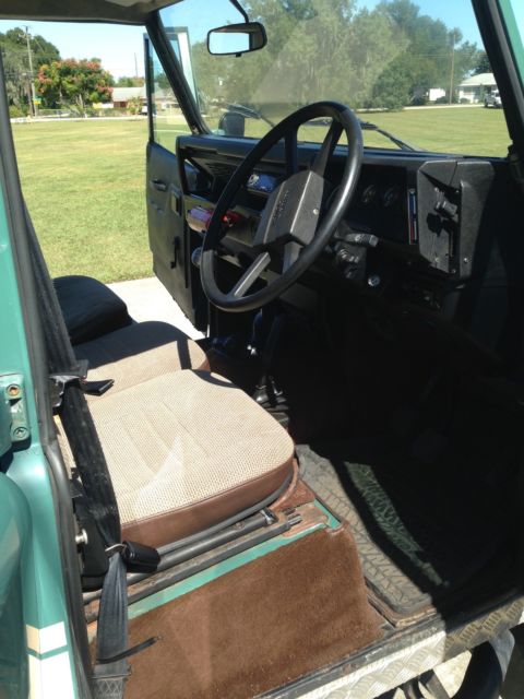 1900 Land Rover Defender County - photo 10