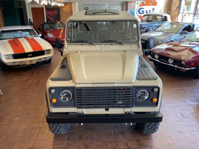 1985 LAND ROVER DEFENDER 110 2-DOOR "NORTH AMERICAN OVERLAND RESTORATION!" 1985 Land Rover DEFENDER 110 2-DOOR --
