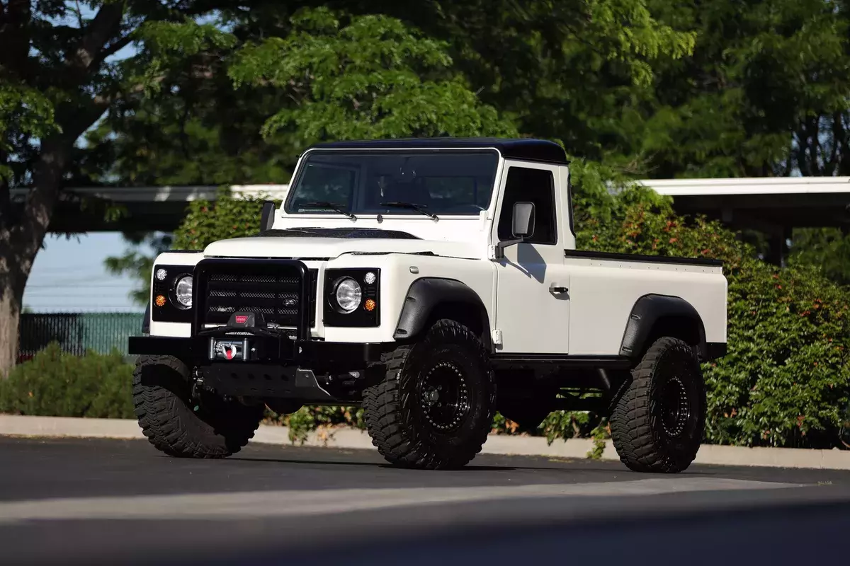 1985 Land Rover Defender 1,764 Miles White Pearl 6.2L LS3 Supercharged V8 Auto 1985 Land Rover 110 Pickup