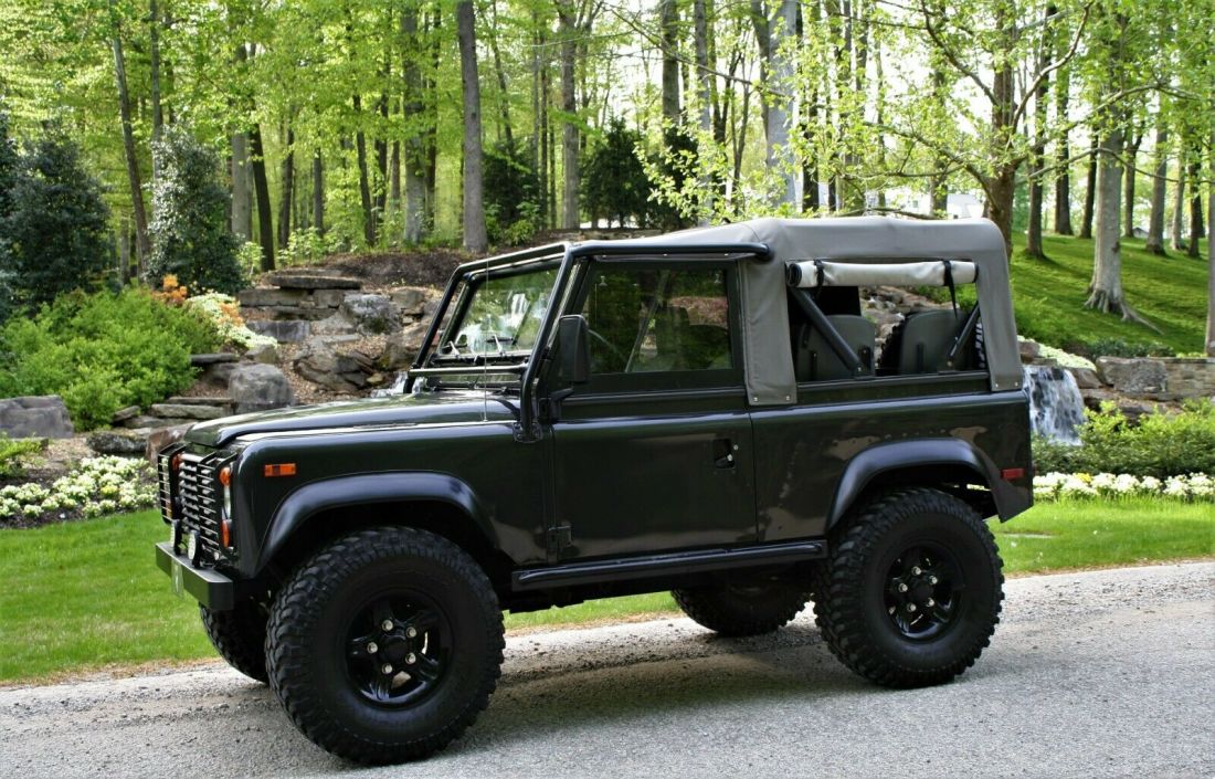 1985 Land Rover Defender 90 Automatic 3.9 V8 1985 Land Rover Defender