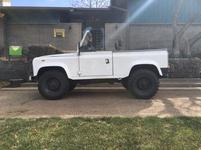 1985 Land Rover Defender 90 LHD - Diesel 1985 Land Rover Defender