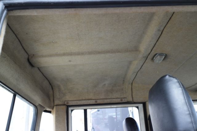 1985 Land Rover Defender HCPU RHD 127/130 5.3L 6-speed auto - photo 10