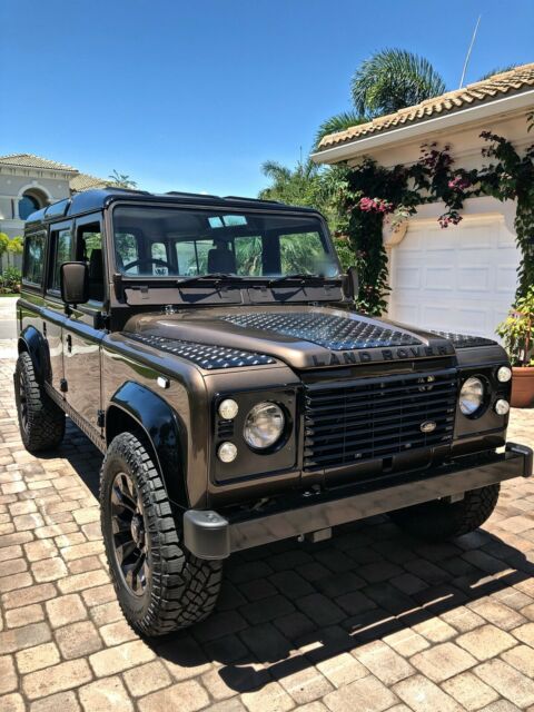 1985 Land Rover Defender Beige - photo 2