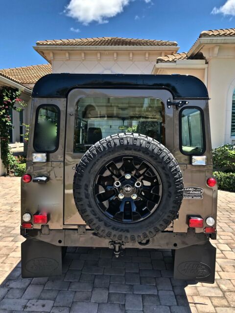 1985 Land Rover Defender Beige - photo 6