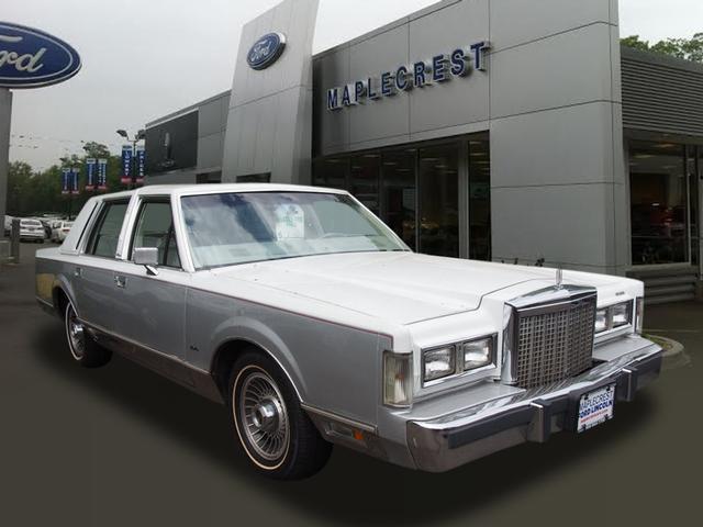 1985 Lincoln Town Car Cartier 4dr Sedan
