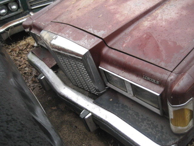 1985 Lincoln Town Car Moon Roof  1/2 Vinyl Roof - photo 2