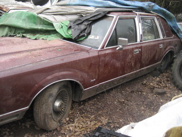 1985 Lincoln Town Car Moon Roof  1/2 Vinyl Roof - photo 7
