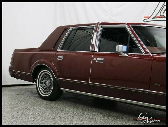 1985 Lincoln Town Car -- - photo 3