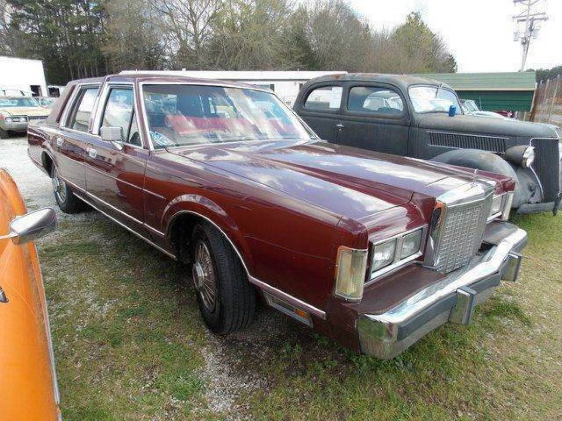 1985 Lincoln Town Car Base 4dr Sedan 1985 Lincoln Town Car Base 4dr Sedan