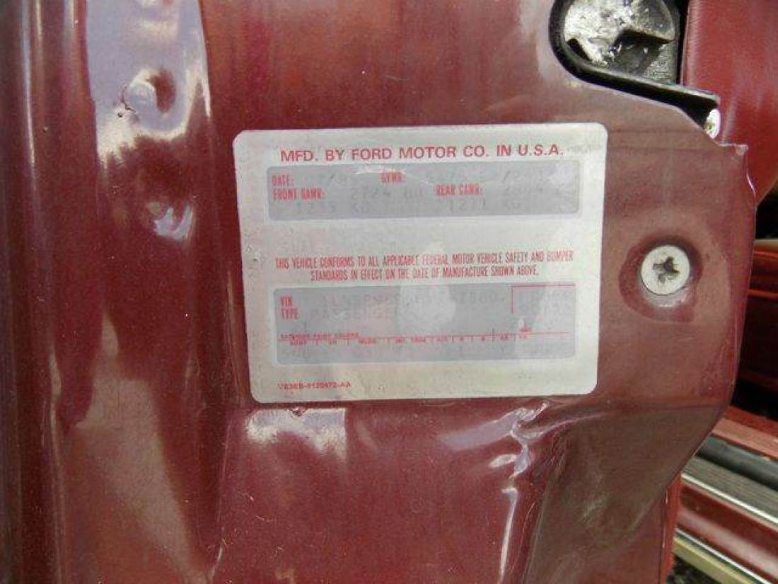 1985 Lincoln Town Car Base 4dr Sedan - photo 11