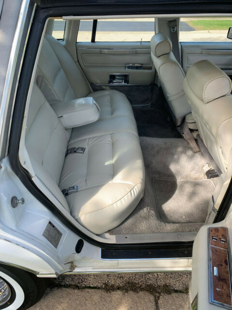 1985 Lincoln Town Car Signature Series - photo 4