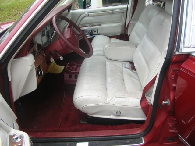 1985 Lincoln Town Car - photo 9