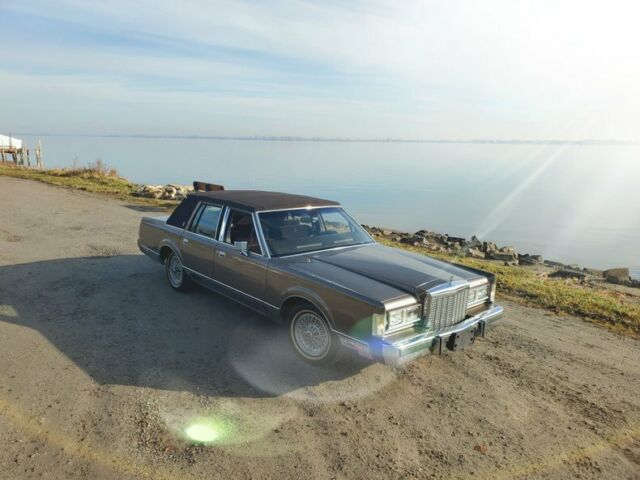 1985 Lincoln Town Car -- - photo 2