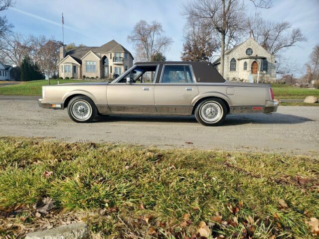 1985 Lincoln Town Car -- - photo 5