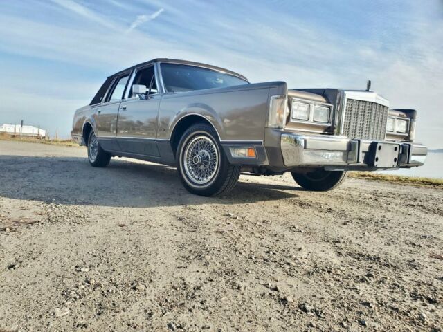 1985 Lincoln Town Car -- - photo 7