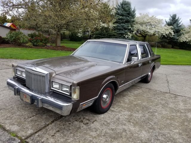 1985 Lincoln Town Car Signature Series 1985 Lincoln Town Car