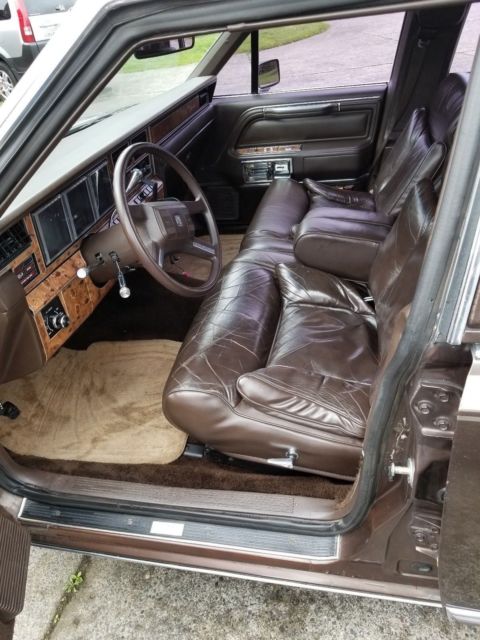 1985 Lincoln Town Car - photo 10