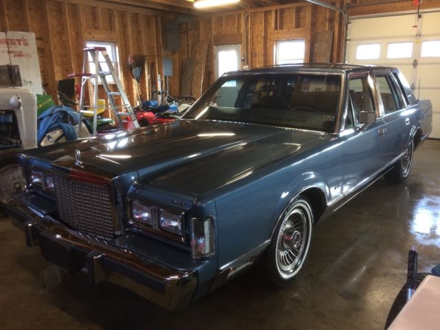 1985 Lincoln Town Car Signature
