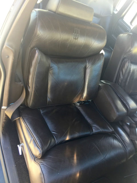 1985 Lincoln Town Car Signature Sedan 4-Door - photo 8