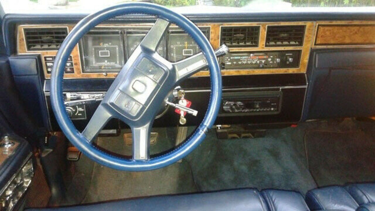 1985 Lincoln Town Car - photo 4