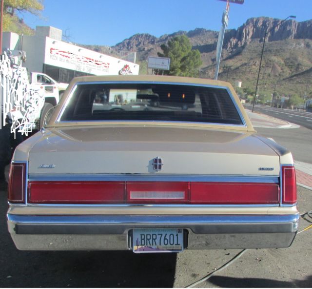 1985 Lincoln Town Car - photo 2
