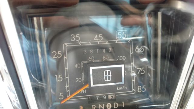 1985 Lincoln Town Car Signature - photo 10