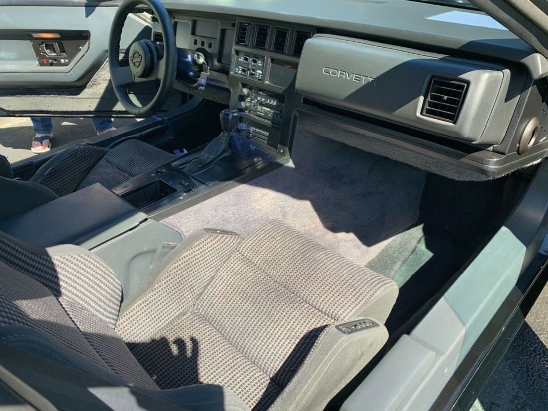 1985 Chevrolet Corvette - photo 11