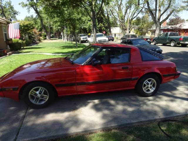 1985 MAZDA RX 7 AUTOMATIC RED RUNS GREAT ALLL ORIGINAL CURRENT TAGS - - $2000 1985 Mazda RX-7 Base Coupe 2 Doors