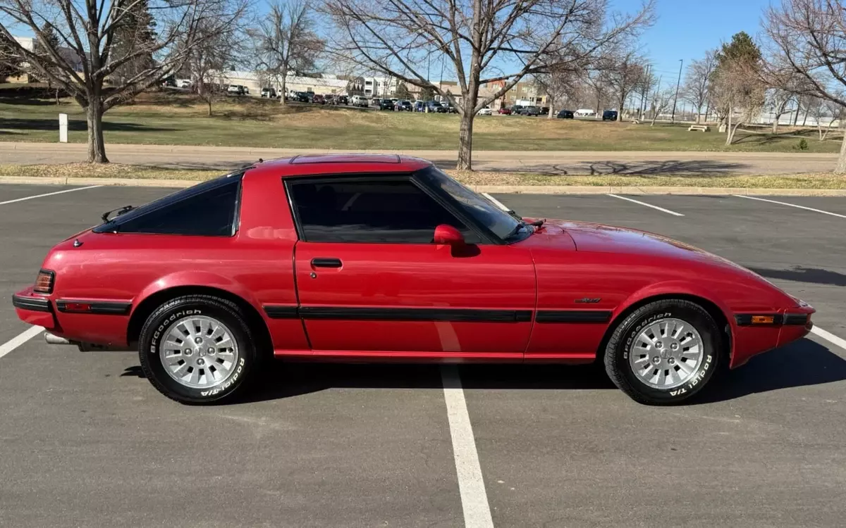 1985 Mazda RX-7 Coupe Red 13B 1985 Mazda RX-7 13B