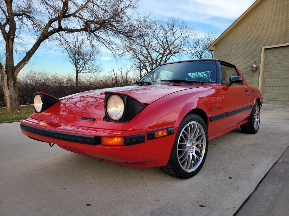 1985 Mazda RX-7 GSL SE with 13B fuel injected engine and 5 speed manual 1985 Mazda RX-7 13B