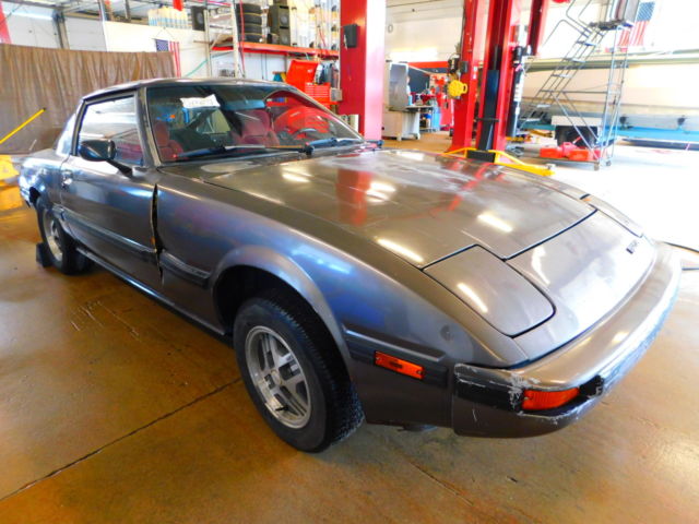 1985 Mazda RX7 JUNK BILL OF SALE - NO TITLE Parts Car w/Misc. Parts T1278273 1985 Mazda RX-7
