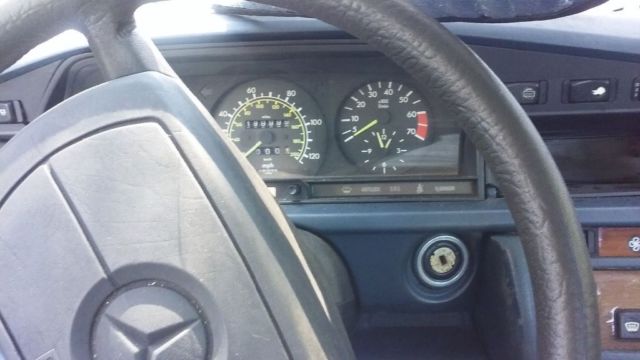 1985 Mercedes-Benz 190e - photo 5