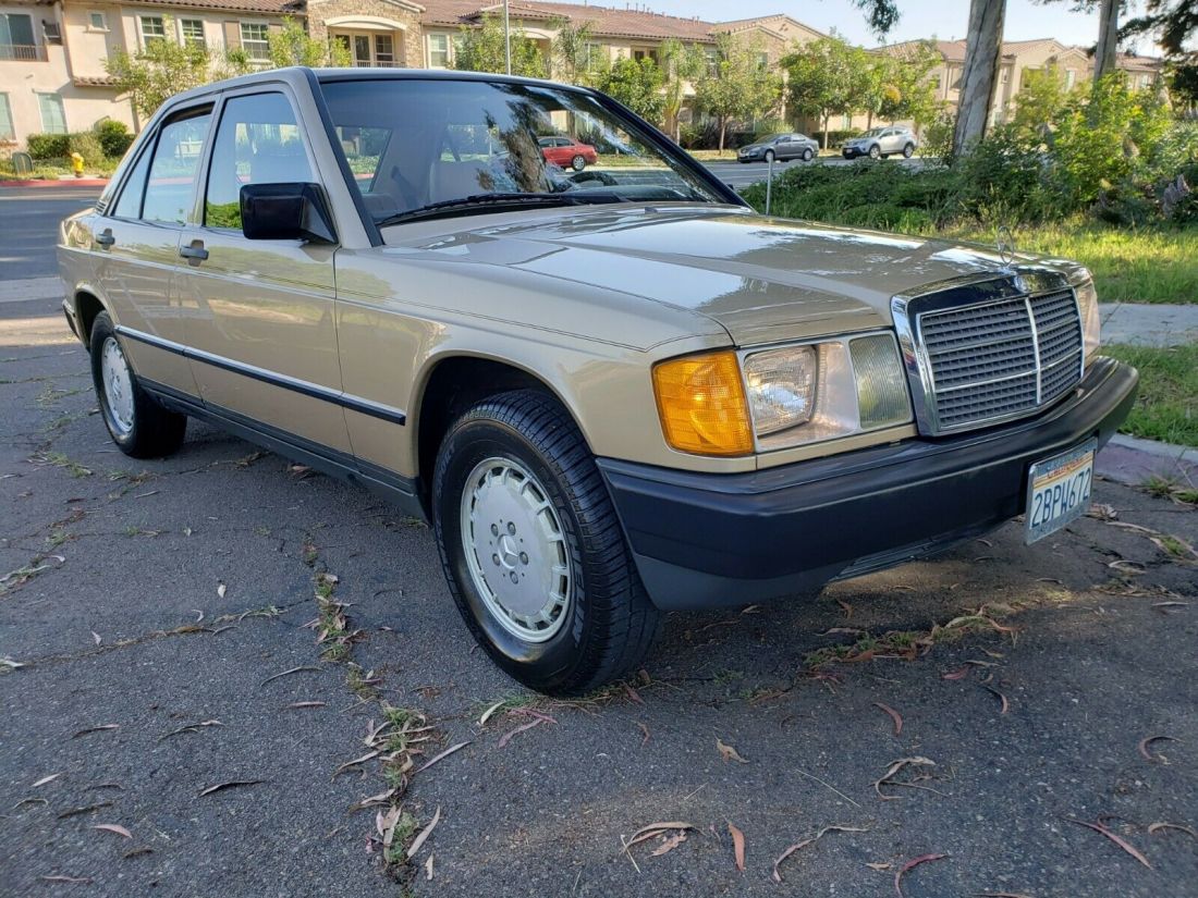 1985 Mercedes 190e ***AMAZING*** 1985 Mercedes-Benz 190-Series