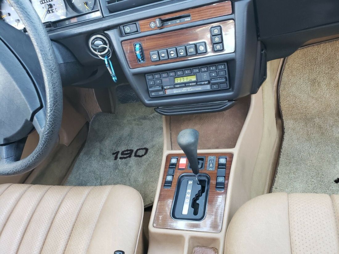 1985 Mercedes-Benz 190-Series - photo 12