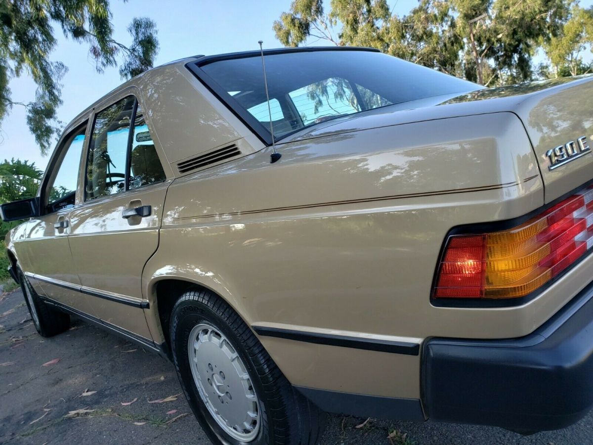 1985 Mercedes-Benz 190-Series - photo 8