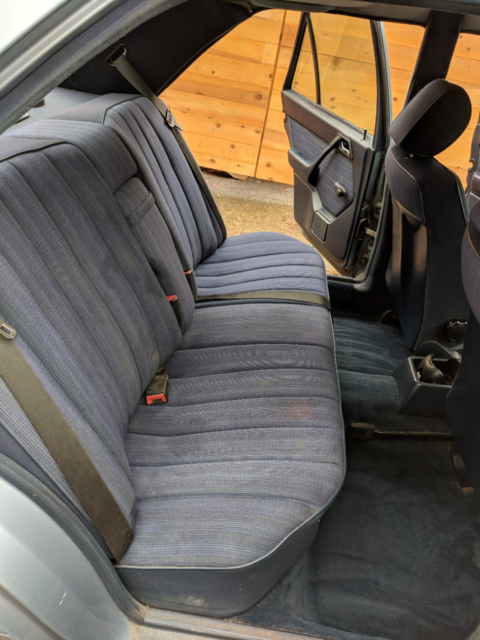 1985 Mercedes-Benz 200-Series - photo 6