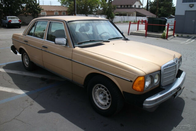 1985 Mercedes-Benz 300-Series 4 Dr Turbodiesel - photo 7